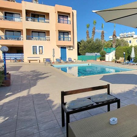 King Philips Apartment Paphos Luaran gambar