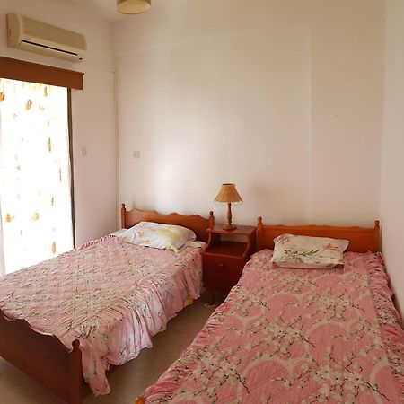 King Philips Apartment Paphos Luaran gambar
