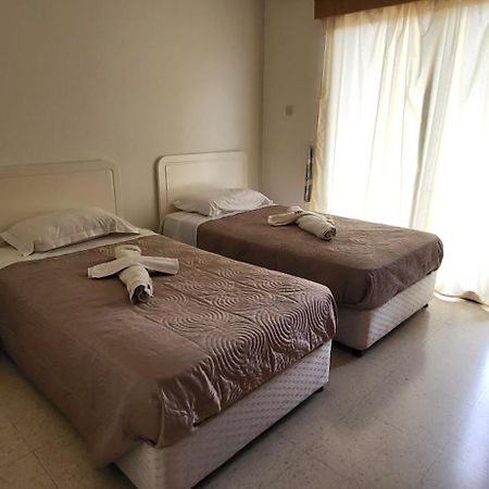 King Philips Apartment Paphos Luaran gambar