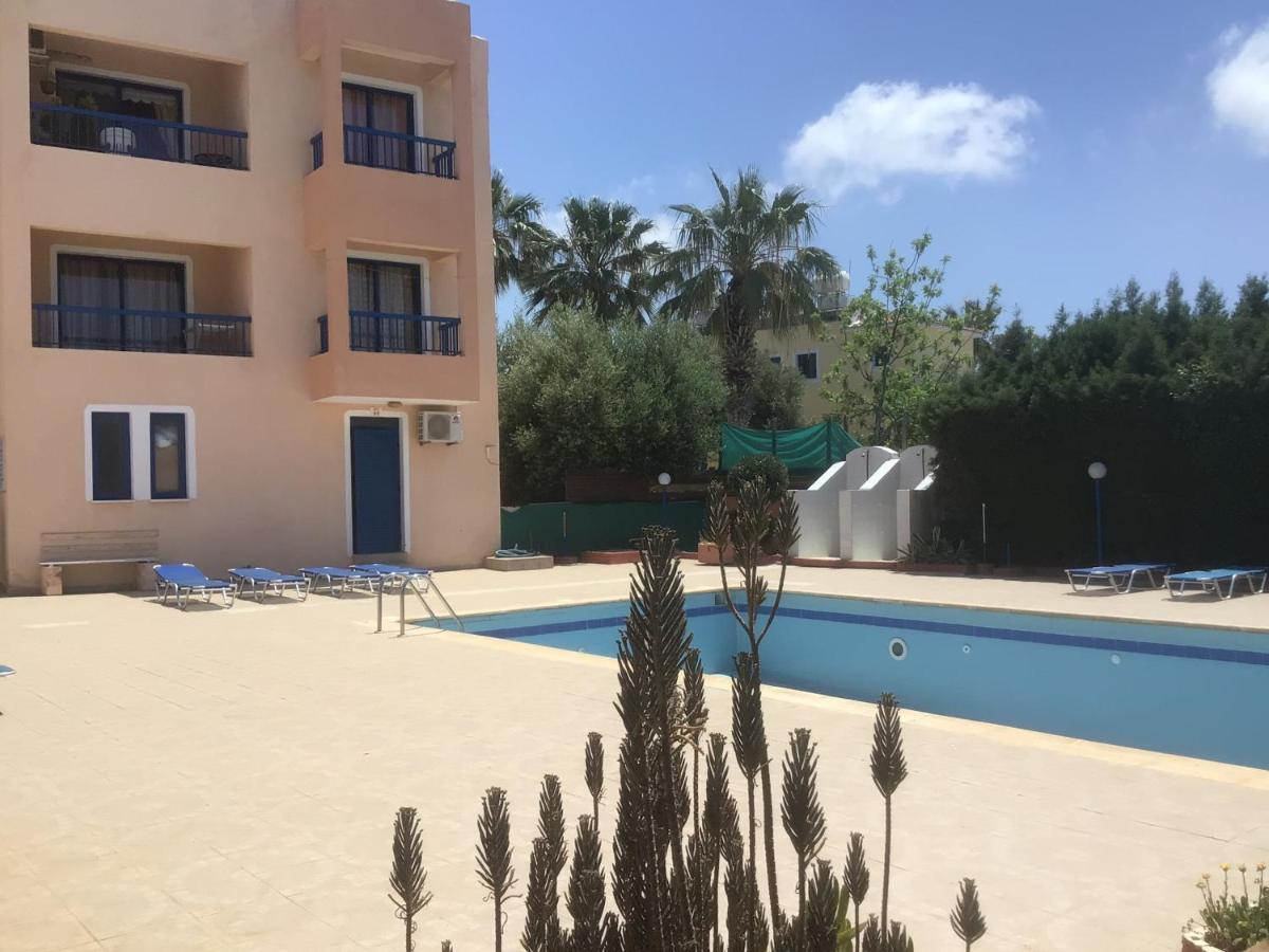 King Philips Apartment Paphos Luaran gambar