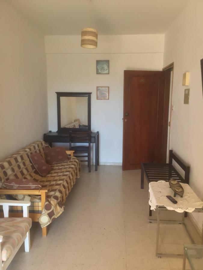 King Philips Apartment Paphos Luaran gambar