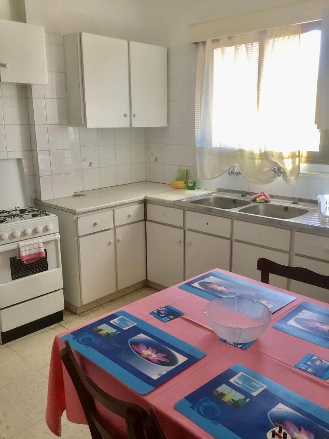 King Philips Apartment Paphos Luaran gambar