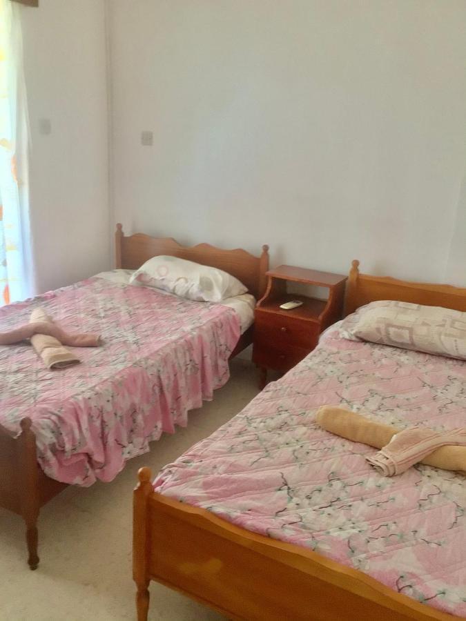 King Philips Apartment Paphos Luaran gambar
