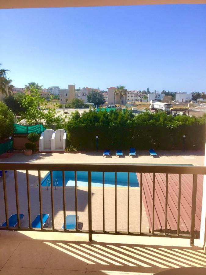 King Philips Apartment Paphos Luaran gambar