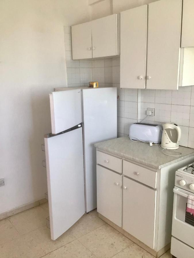 King Philips Apartment Paphos Luaran gambar