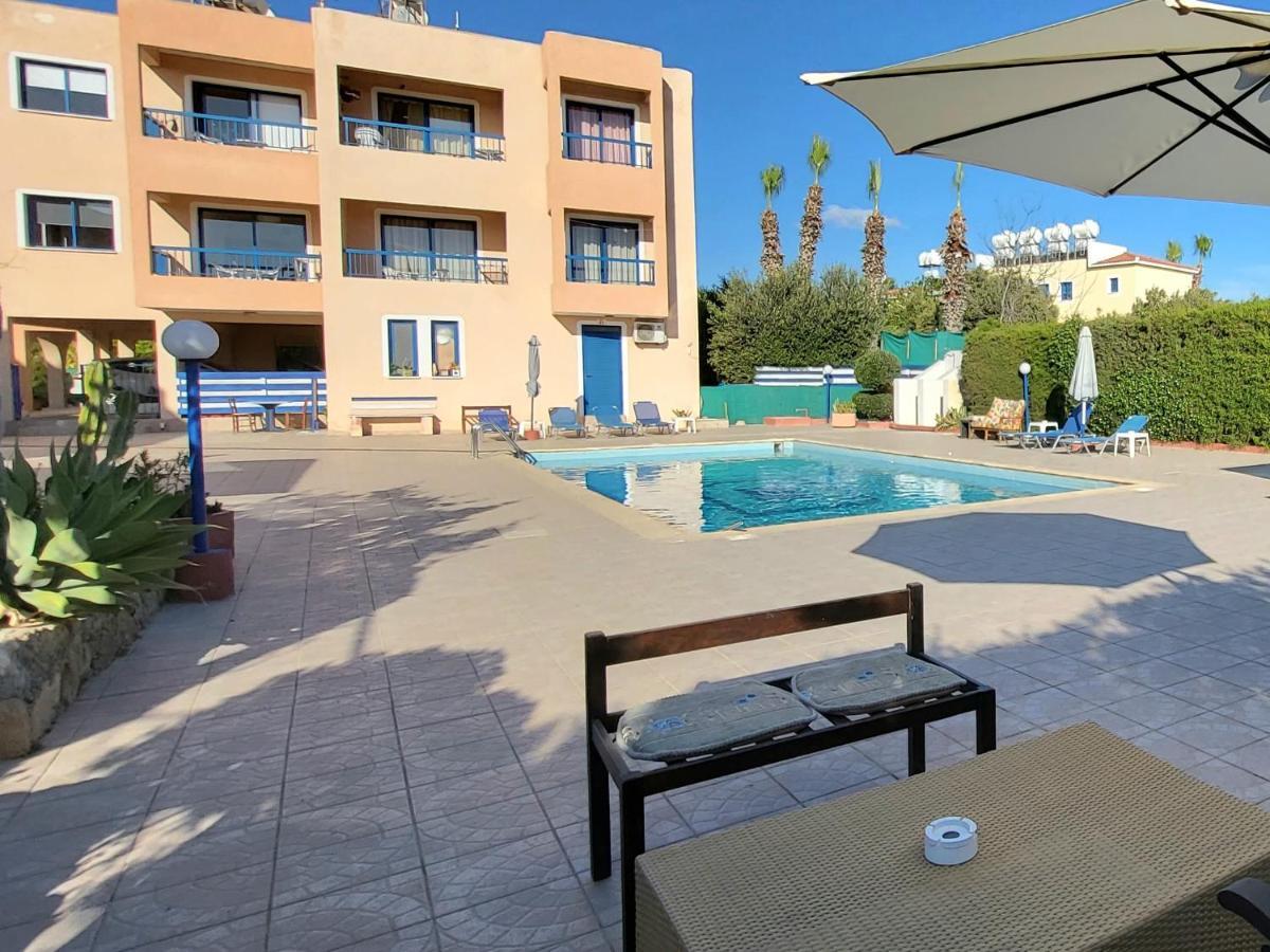King Philips Apartment Paphos Luaran gambar