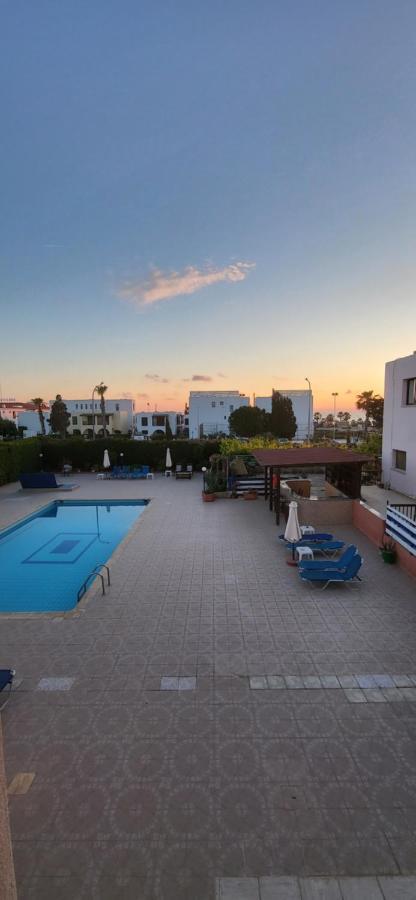 King Philips Apartment Paphos Luaran gambar