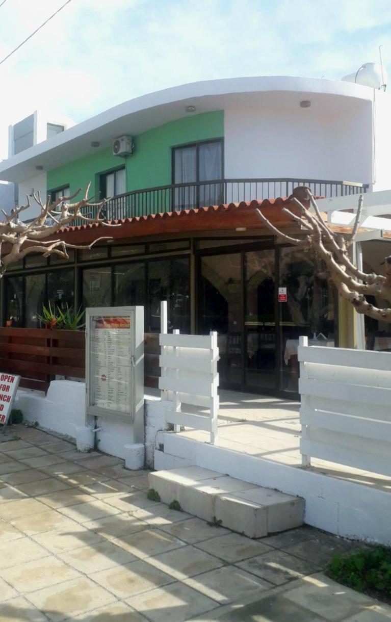 King Philips Apartment Paphos Luaran gambar