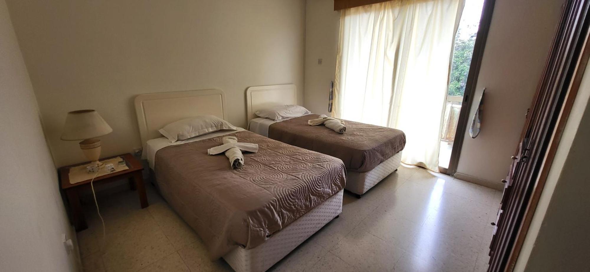 King Philips Apartment Paphos Luaran gambar